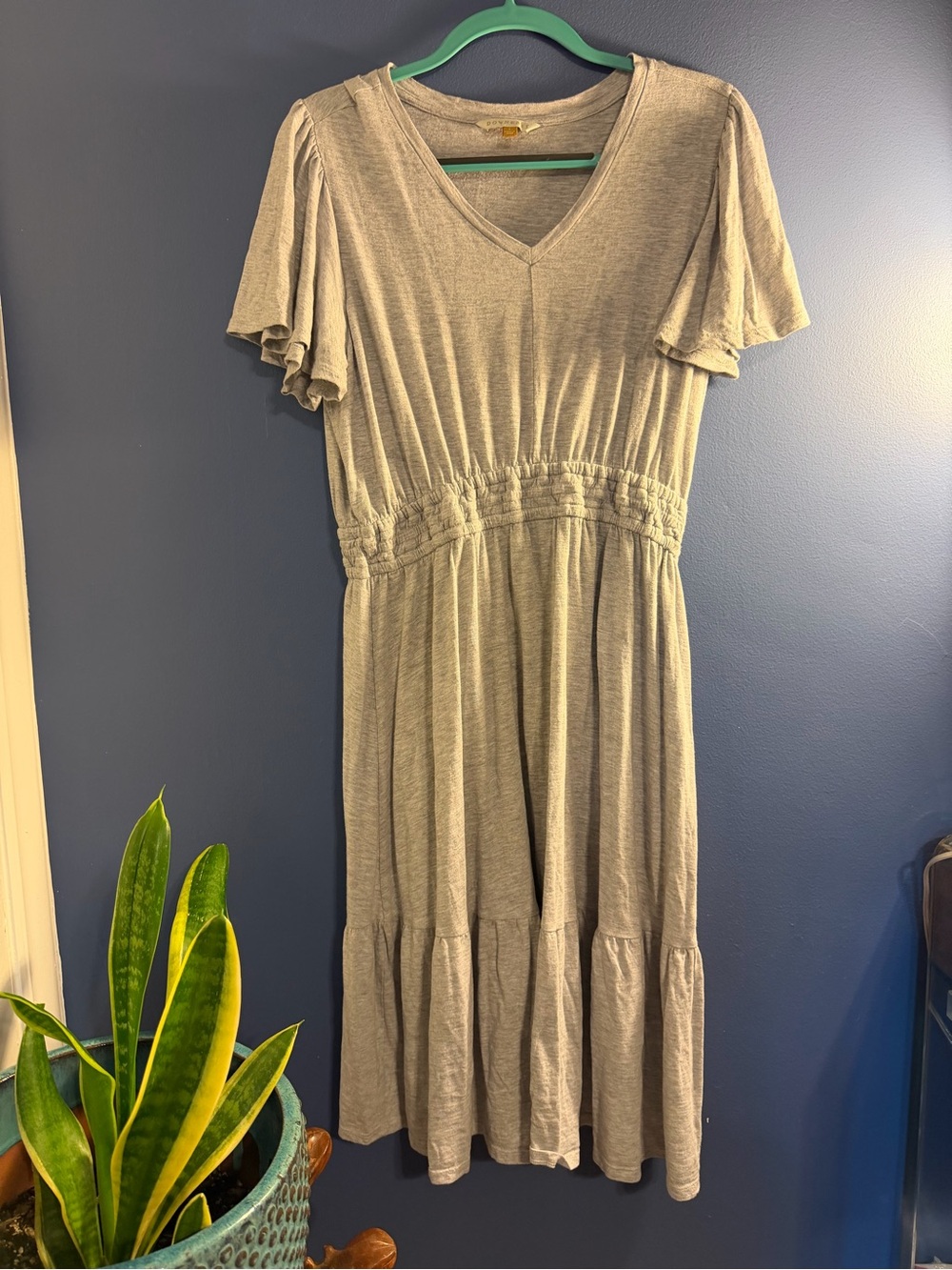 DownEast Light Gray V-Neck Tiered Midi Dress Large